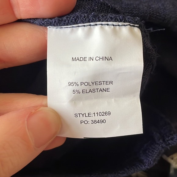 BNWT✨ NONI B mock neck skivvy in navy blue - Picture 9 of 9